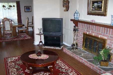 4199 Gayling Gdns, Mississauga, L5L1Z8 | Image 2