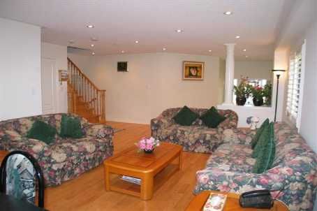 5077 Dubonet Dr, Mississauga, L5M7X5 | Image 3