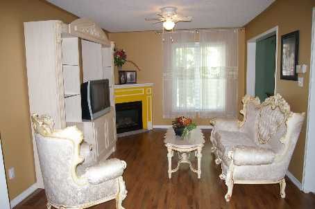 28 Cedarvalley Blvd, Brampton, L7A2C2 | Image 2