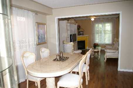 28 Cedarvalley Blvd, Brampton, L7A2C2 | Image 3
