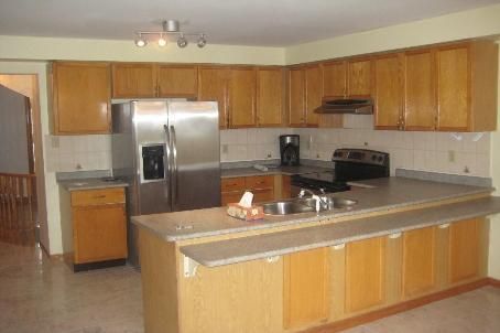 354 Ceremonial Dr, Mississauga, L5R2E4 | Image 2