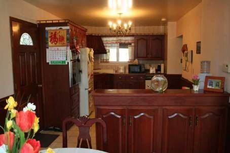 1704 Oberon Cres, Mississauga, L4X2K8 | Image 3