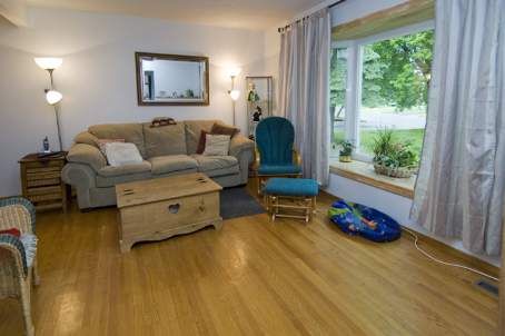 19 Flamingo Cres, Brampton, L6T2G4 | Image 2