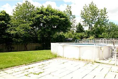 15 Jasper Cres, Brampton, L6S1W8 | Image 3