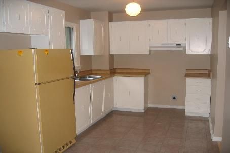 51 Mcmullen Cres, Brampton, L6S3M2 | Image 2