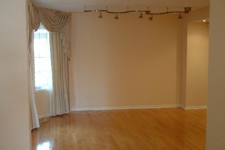 3162 Pearwood Pl, Mississauga, L5B4H1 | Image 2