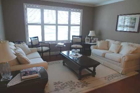 1666 Allan Cres, Milton, L5M6H1 | Image 2