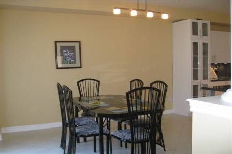 3935 Candlelight Dr, Mississauga, L5M8B3 | Image 3