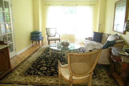 21 Bristol Ave, Brampton, L6X2B1 | Image 2