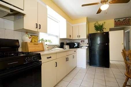 14 Cavell Ave, Toronto, M8V1P2 | Image 3