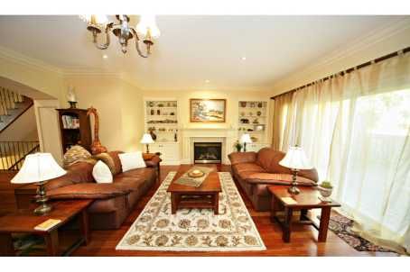 115 St Lawrence Dr, Mississauga, L5G4V2 | Image 2