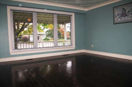 240 Weighton Dr, Oakville, L6K2R1 | Image 2