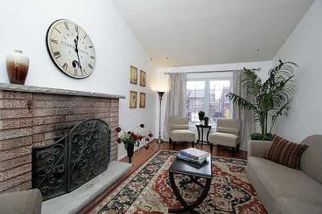 1017 Lucerne Cres, Mississauga, L5C3X6 | Image 2