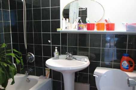 1208 - 200 Lotherton Ptwy, Toronto, M6B2G9 | Image 3