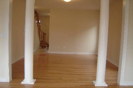 636 Serafini Cres, Milton, L9T7P1 | Image 3