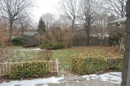 31 Ashwood Cres, Toronto, M9A1Z2 | Image 3