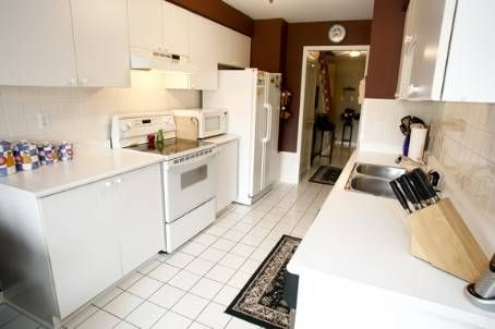 6945 Gracefield Dr, Mississauga, L5N6T9 | Image 3