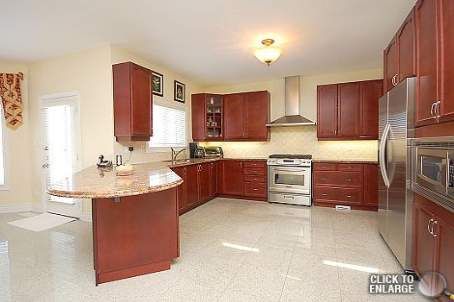 26 Louvain Dr, Brampton, L6P1W6 | Image 2