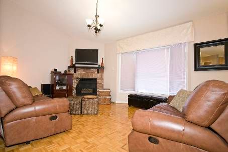 3932 Periwinkle Cres, Mississauga, L5N6W6 | Image 3