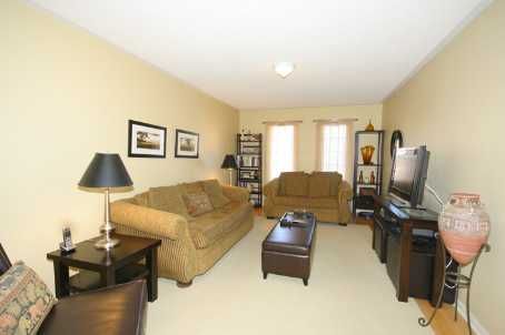 17 Patience Dr, Brampton, L7A2S6 | Image 2