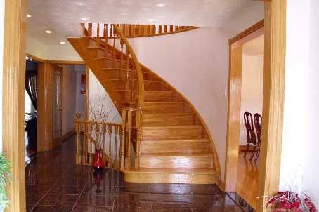 622 The Queensway St, Toronto, M8Y1K3 | Image 2