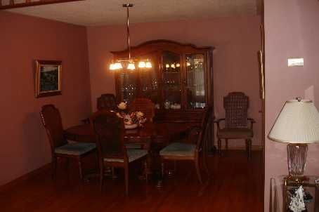 941 Stainton Dr, Mississauga, L5C1G2 | Image 3