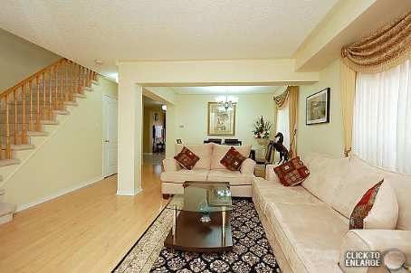 67 Sweet Clover Cres, Brampton, L6R3A1 | Image 3