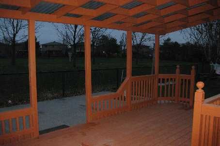 89 Castlehill Rd, Brampton, L6X4C3 | Image 2