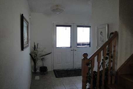 114 Edenbrook Hill Dr, Brampton, L7A2P2 | Image 2