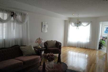 114 Edenbrook Hill Dr, Brampton, L7A2P2 | Image 3