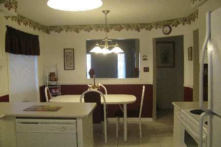 33 Baha Cres, Brampton, L7A2J3 | Image 3