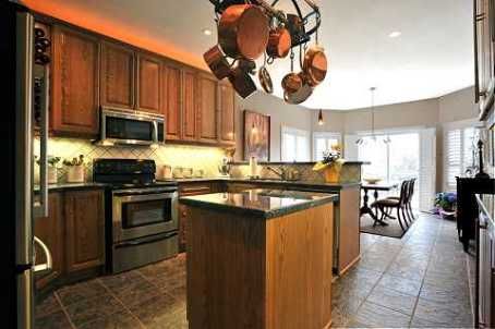 8 Castlewood Crt, Caledon, L7K0C1 | Image 2