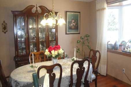 9 Bruce Beer Dr, Brampton, L6V2W7 | Image 3