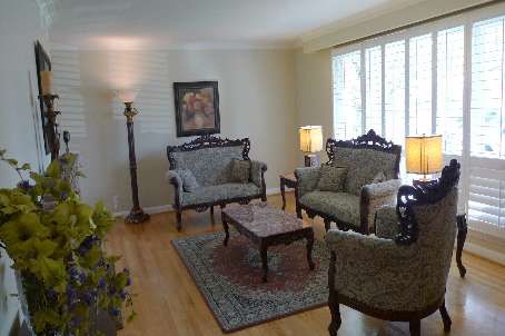 5 Crediton Crt, Toronto, M9B3B9 | Image 2