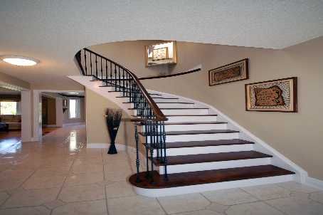 3349 Loyalist Dr, Mississauga, L5L5T9 | Image 2