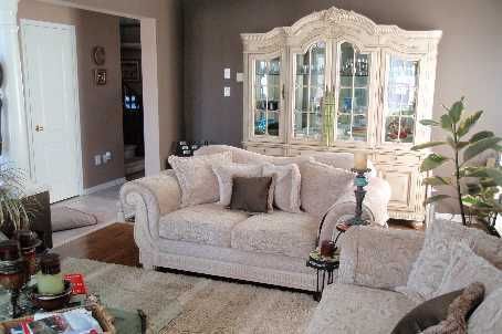 51 Jack Rabbit Cres, Brampton, L6R2E4 | Image 2