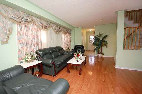 9 Ridgefield Crt, Brampton, L6P1B5 | Image 2