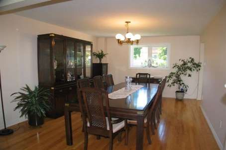 682 Willowbank Tr, Mississauga, L4W3L8 | Image 3