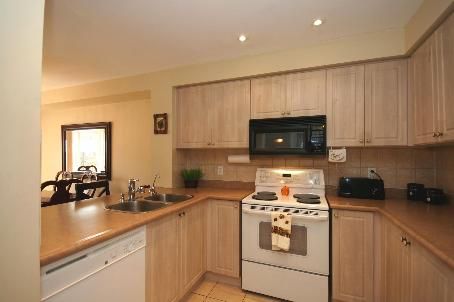 103 Cadillac Cres, Brampton, L7A3B5 | Image 2