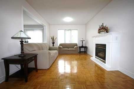 52 Deerglen Dr, Brampton, L6R1M3 | Image 3