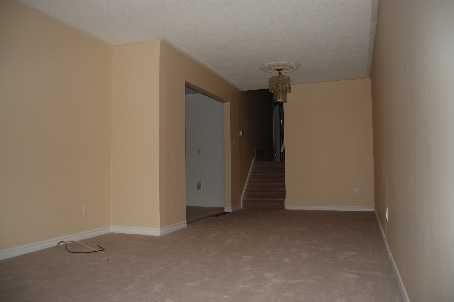 7739 Priory Cres, Mississauga, L4T3H6 | Image 2