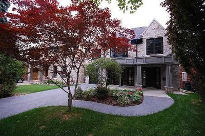 Detached House sold at 99 Dunedin Drive, Toronto, Ontario, M8X2K8 - Kingsway South - MLS: W1887235
