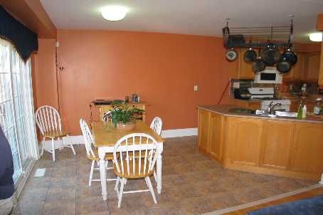 19 River Rock Cres, Brampton, L7A2Y2 | Image 2