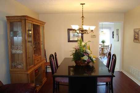 7 Colleyville St, Brampton, L7A1H3 | Image 3