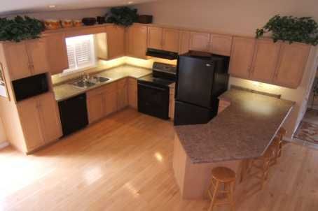 37 Abbey Rd, Orangeville, L9W5E3 | Image 2