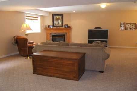 37 Abbey Rd, Orangeville, L9W5E3 | Image 3