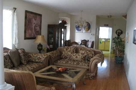 45 Iceberg Tr, Brampton, L6R0J7 | Image 2