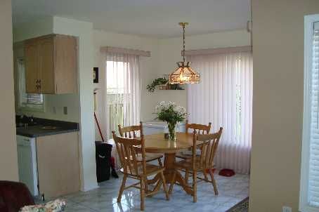 7 Colleyville St, Brampton, L7A1H3 | Image 2