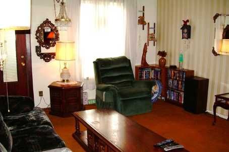 11 Hillcrest Ave, Brampton, L6W1Y7 | Image 2