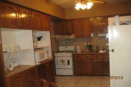 29 Ellesboro Dr, Mississauga, L5N1C3 | Image 3